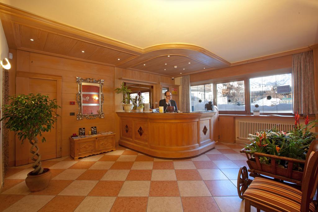 Hotel Angelica Livigno Exterior photo