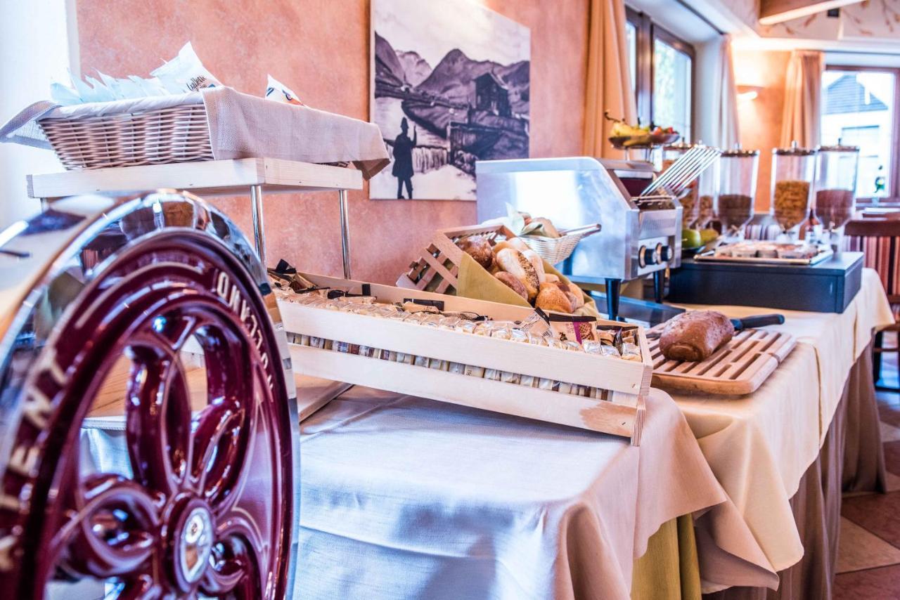 Hotel Angelica Livigno Exterior photo